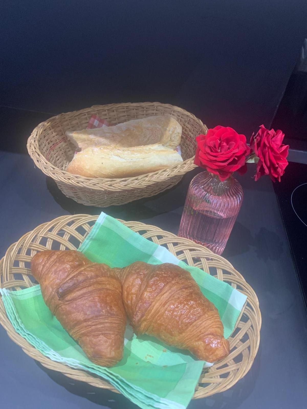 Reve D'Azur, 2 Chambres, Maison Julia En Bord De Mer A La Nartelle, Piscine Partagee, Parking & Terrasse Bbq, Wifi Et Draps Inclus Plage A Pied سانت ماكسيم المظهر الخارجي الصورة