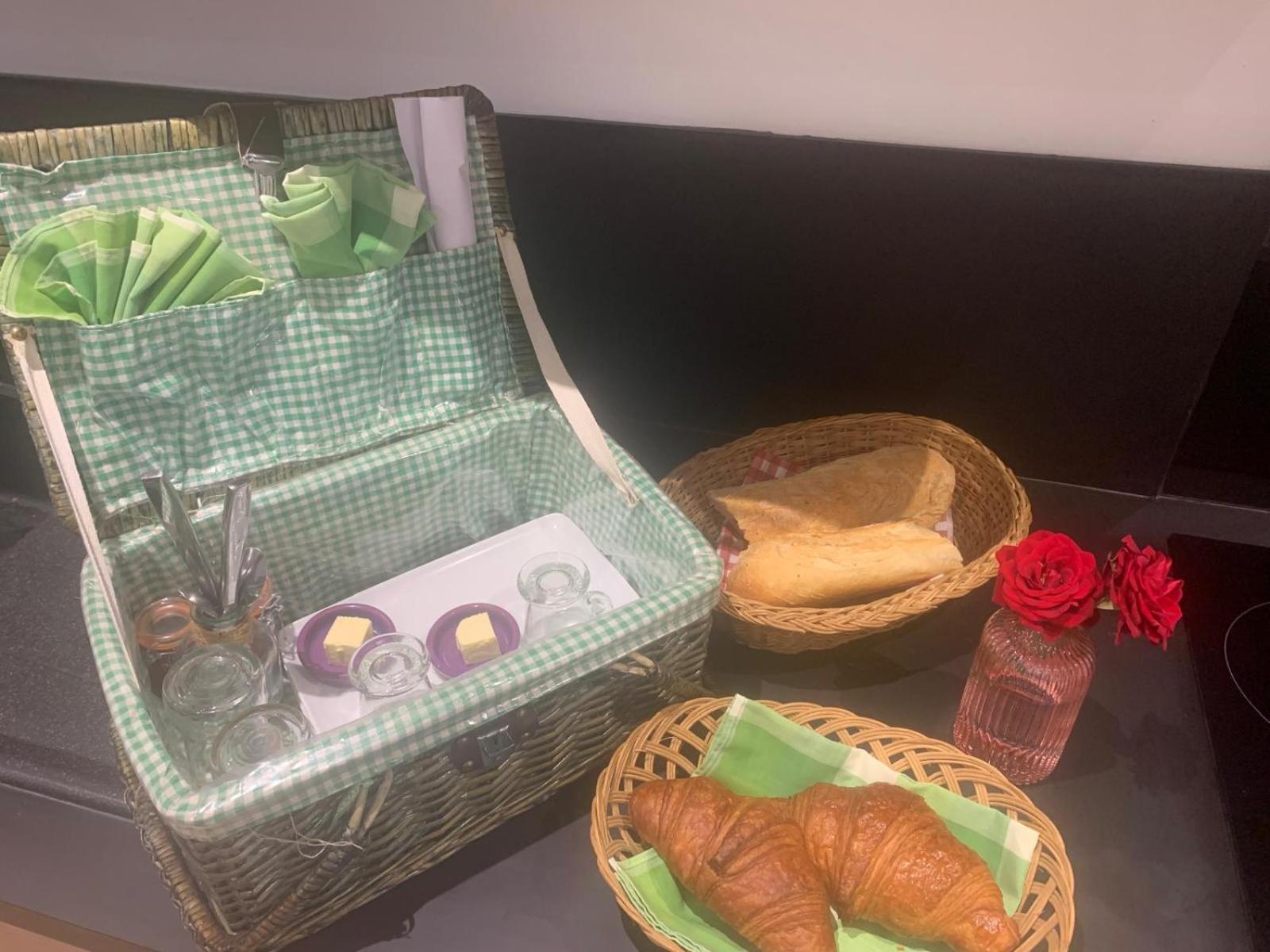 Reve D'Azur, 2 Chambres, Maison Julia En Bord De Mer A La Nartelle, Piscine Partagee, Parking & Terrasse Bbq, Wifi Et Draps Inclus Plage A Pied سانت ماكسيم المظهر الخارجي الصورة