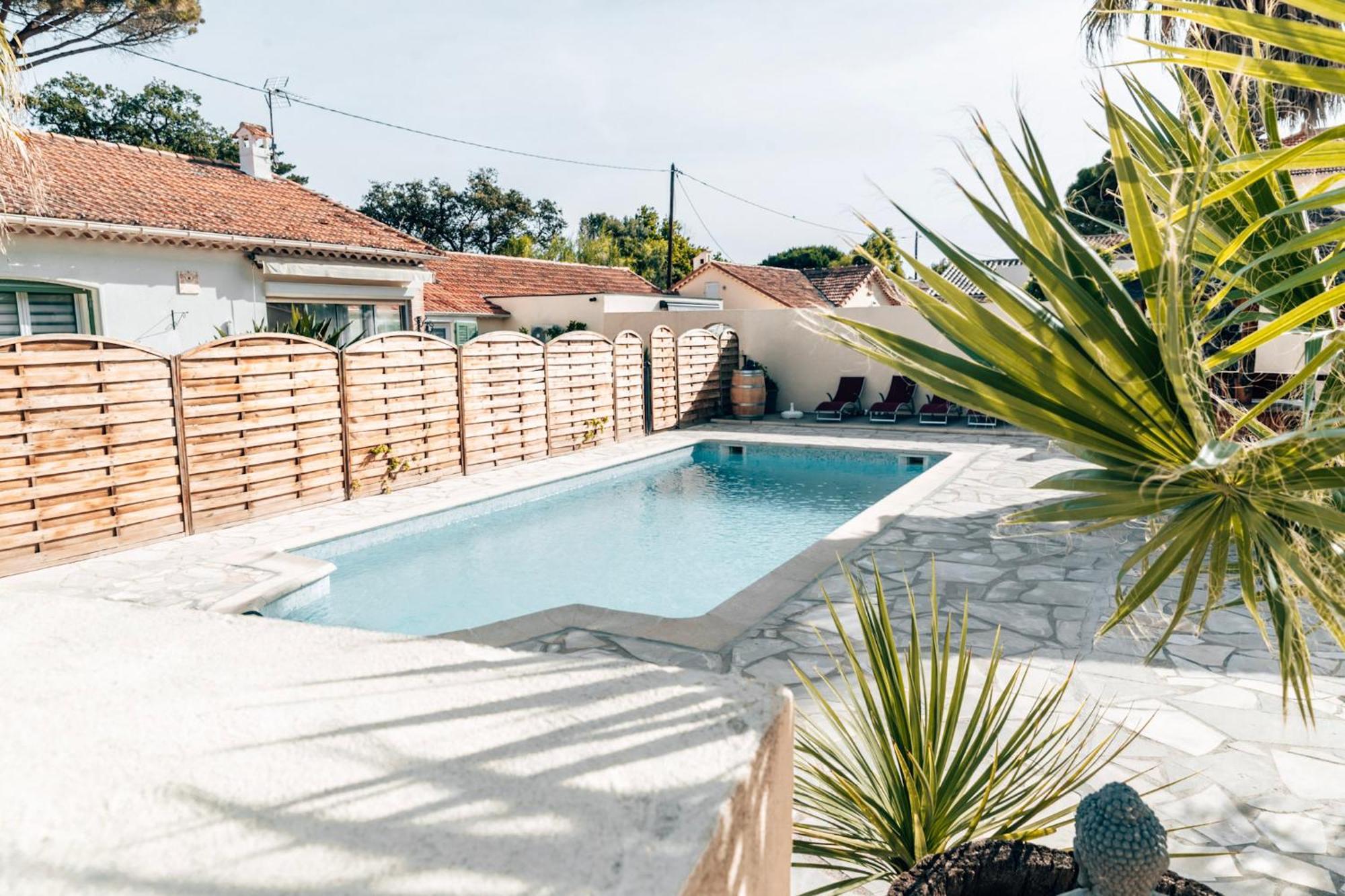 Reve D'Azur, 2 Chambres, Maison Julia En Bord De Mer A La Nartelle, Piscine Partagee, Parking & Terrasse Bbq, Wifi Et Draps Inclus Plage A Pied سانت ماكسيم المظهر الخارجي الصورة
