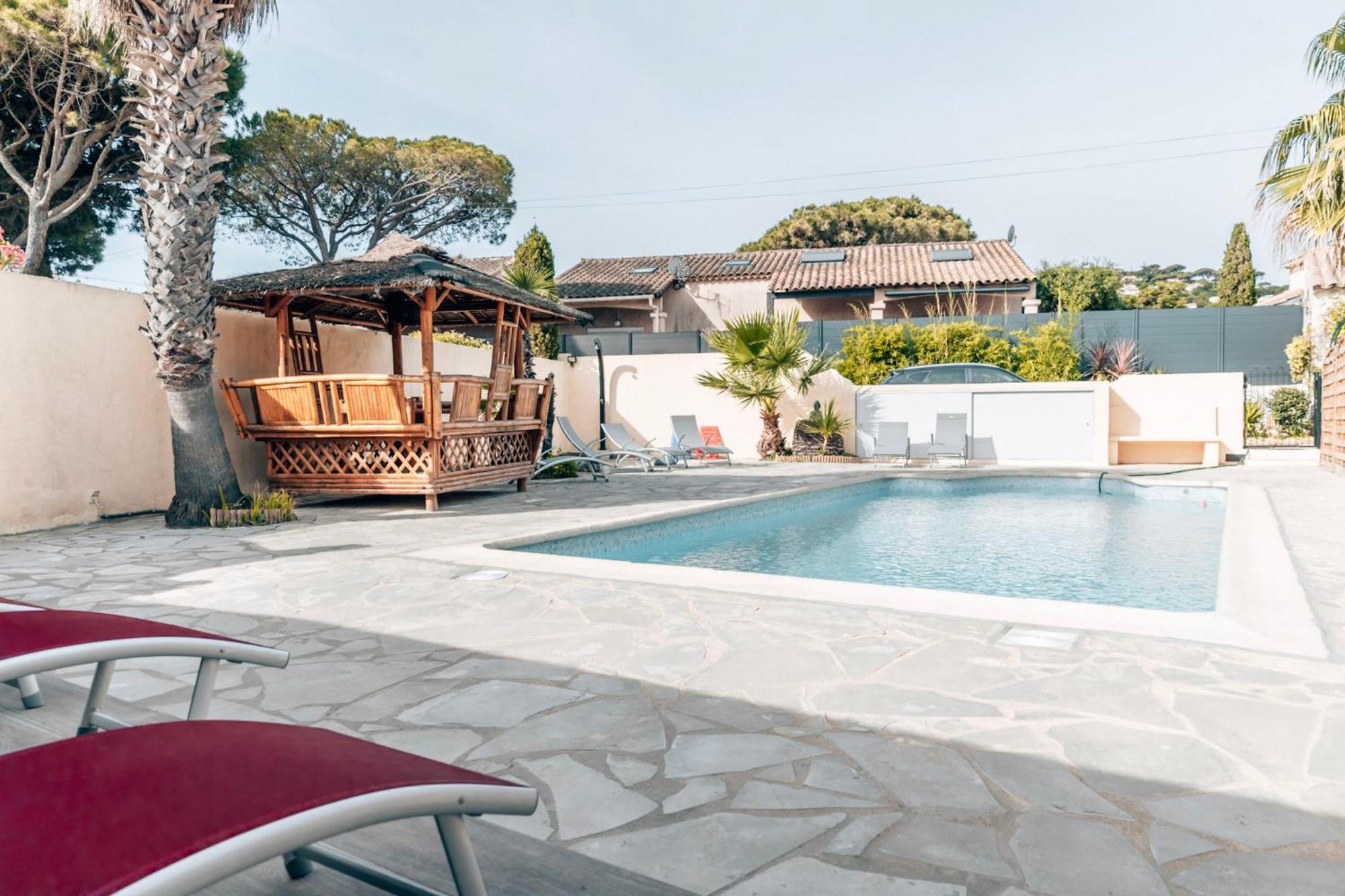 Reve D'Azur, 2 Chambres, Maison Julia En Bord De Mer A La Nartelle, Piscine Partagee, Parking & Terrasse Bbq, Wifi Et Draps Inclus Plage A Pied سانت ماكسيم المظهر الخارجي الصورة