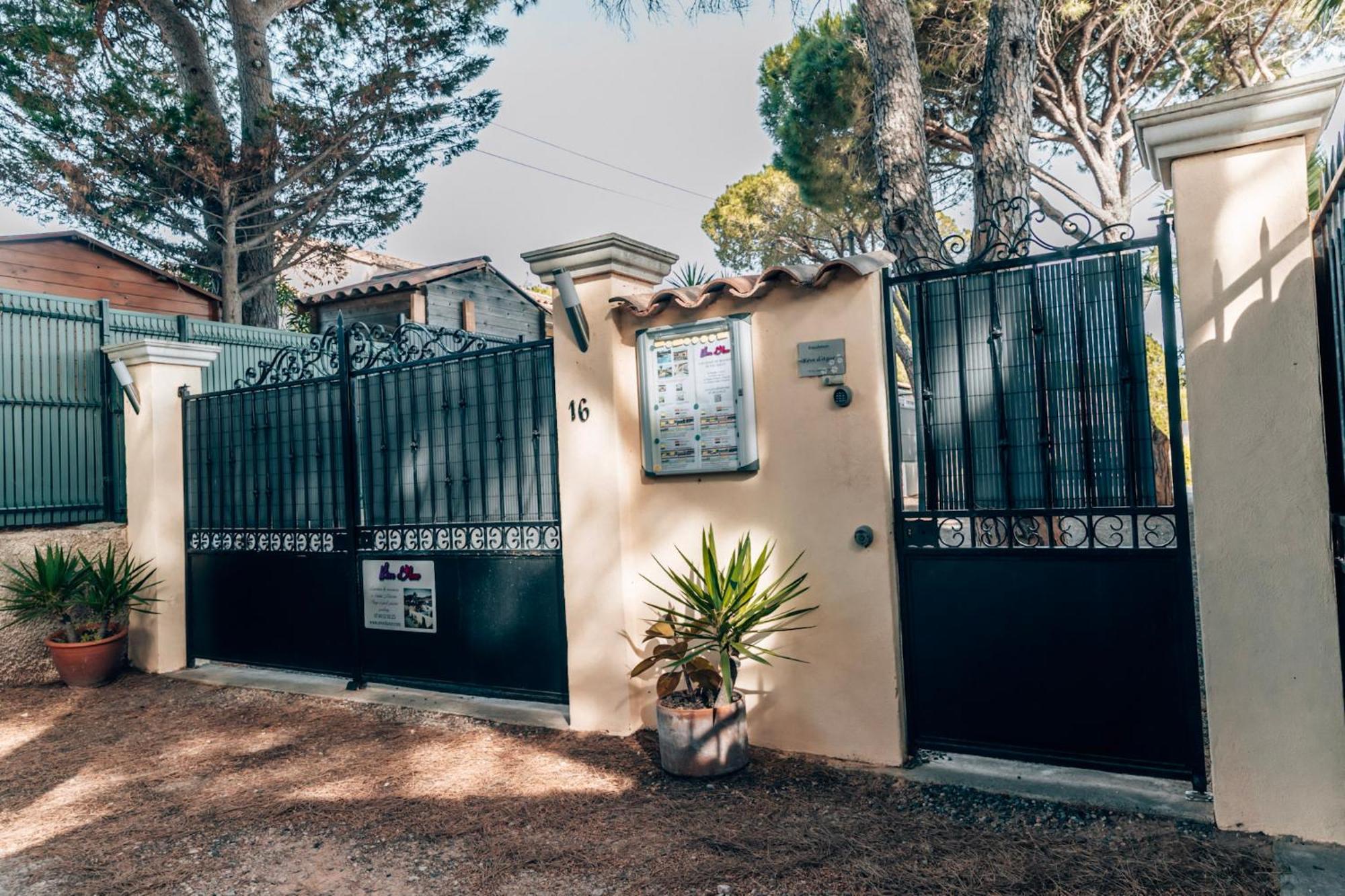 Reve D'Azur, 2 Chambres, Maison Julia En Bord De Mer A La Nartelle, Piscine Partagee, Parking & Terrasse Bbq, Wifi Et Draps Inclus Plage A Pied سانت ماكسيم المظهر الخارجي الصورة