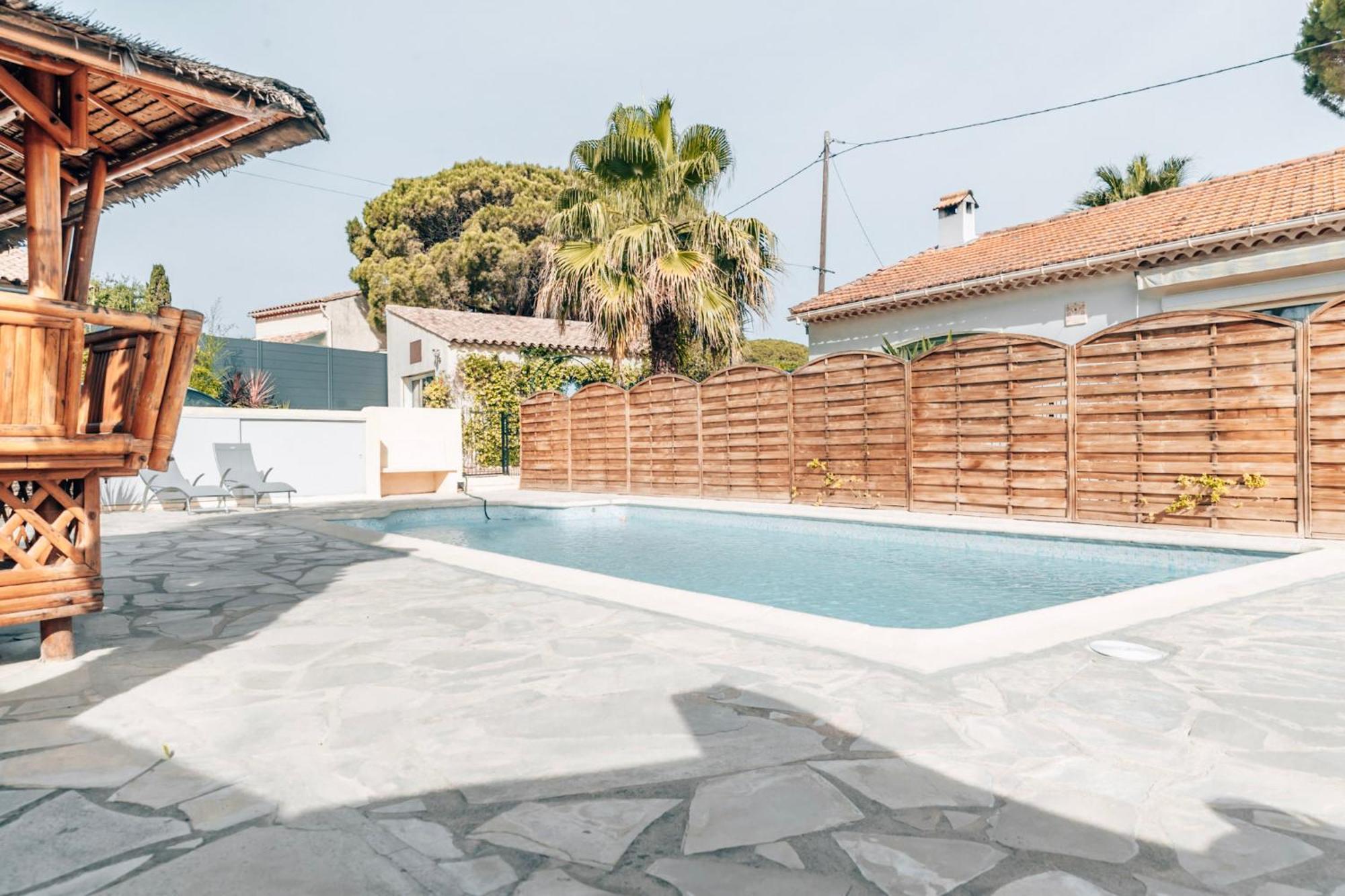 Reve D'Azur, 2 Chambres, Maison Julia En Bord De Mer A La Nartelle, Piscine Partagee, Parking & Terrasse Bbq, Wifi Et Draps Inclus Plage A Pied سانت ماكسيم المظهر الخارجي الصورة
